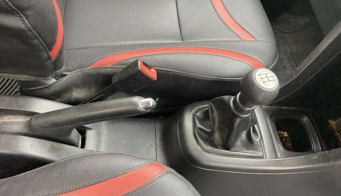 2013 Maruti Swift VXI, Petrol, Manual, 59,013 km, Gear Lever
