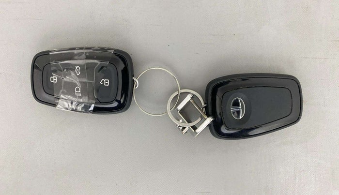 2022 Tata NEXON XZ PLUS (HS) PETROL, Petrol, Manual, 27,263 km, Key Close Up