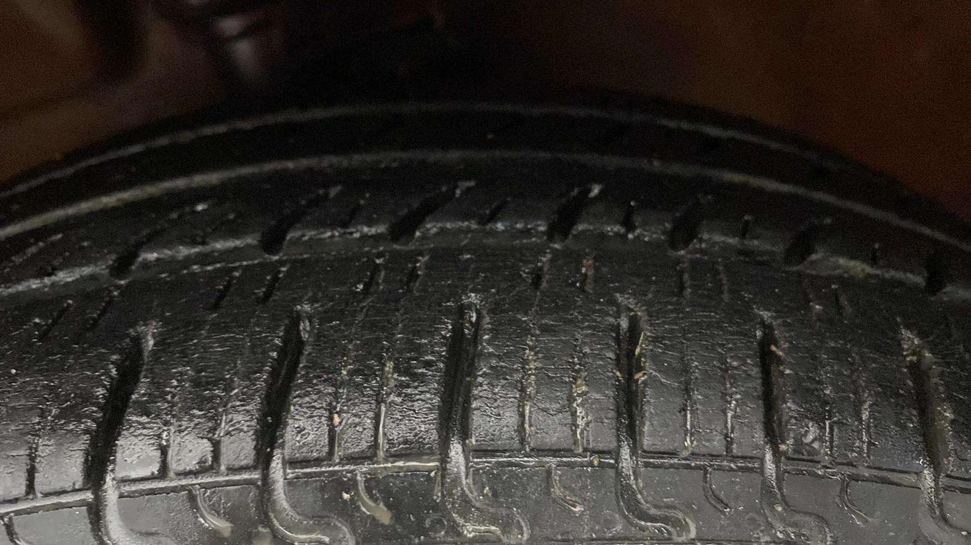 2014 Maruti Celerio VXI, Petrol, Manual, 71,502 km, Left Front Tyre Tread