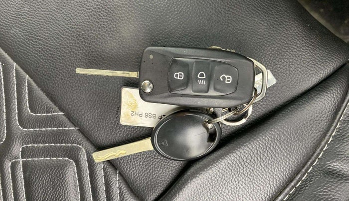 2023 Tata ALTROZ XM PETROL, Petrol, Manual, 11,592 km, Key Close Up