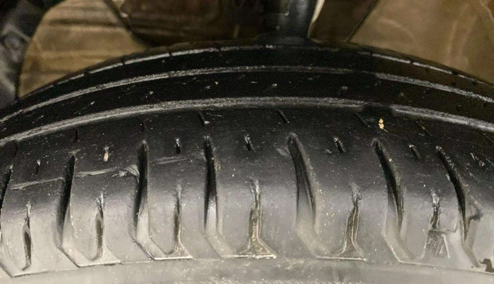 2021 Maruti Swift VXI, Petrol, Manual, 49,246 km, Left Front Tyre Tread