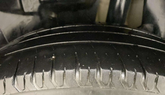 2021 Maruti Swift VXI, Petrol, Manual, 49,246 km, Left Rear Tyre Tread