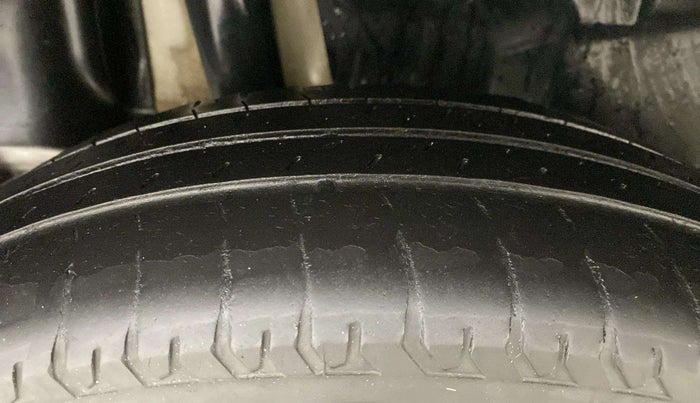 2021 Maruti Swift VXI, Petrol, Manual, 49,246 km, Right Rear Tyre Tread