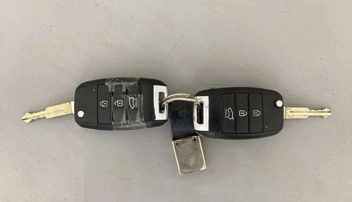 2021 KIA SONET HTK PLUS 1.5, Diesel, Manual, 61,859 km, Key Close Up