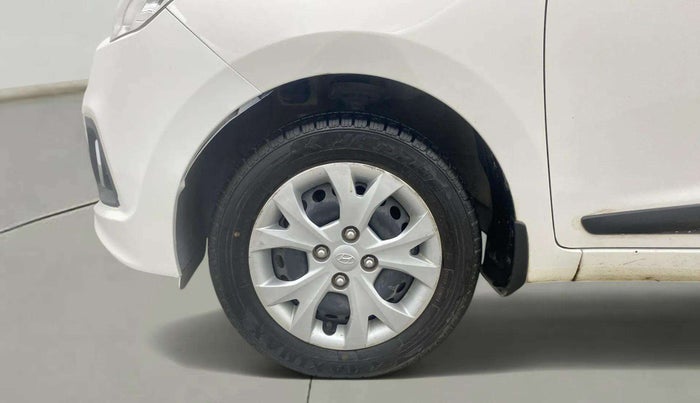 2016 Hyundai Grand i10 SPORTZ 1.2 KAPPA VTVT, Petrol, Manual, 30,868 km, Left Front Wheel