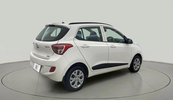 2016 Hyundai Grand i10 SPORTZ 1.2 KAPPA VTVT, Petrol, Manual, 30,868 km, Right Back Diagonal