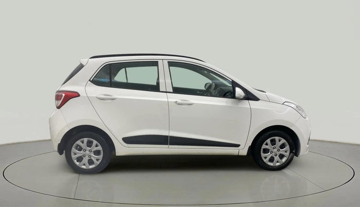 2016 Hyundai Grand i10 SPORTZ 1.2 KAPPA VTVT, Petrol, Manual, 30,868 km, Right Side View