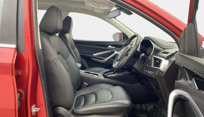 2020 MG HECTOR SHARP 1.5 DCT PETROL, Petrol, Automatic, 30,187 km, Right Side Front Door Cabin