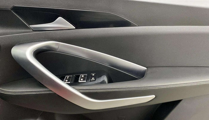 2020 MG HECTOR SHARP 1.5 DCT PETROL, Petrol, Automatic, 30,187 km, Driver Side Door Panels Control