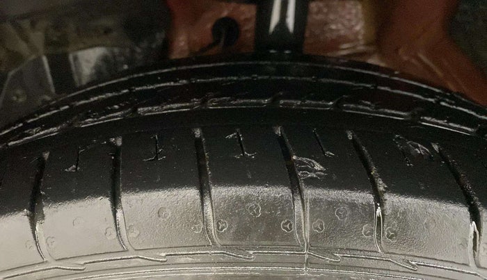 2020 MG HECTOR SHARP 1.5 DCT PETROL, Petrol, Automatic, 30,187 km, Left Front Tyre Tread