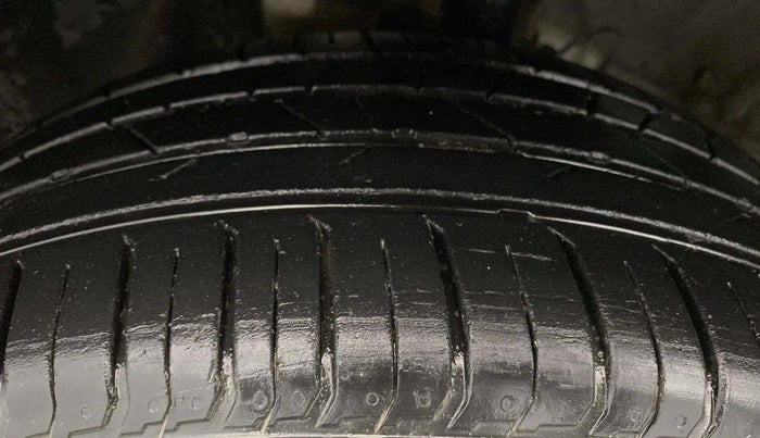 2022 Hyundai VENUE S Plus 1.2 Petrol MT, Petrol, Manual, 15,885 km, Left Front Tyre Tread