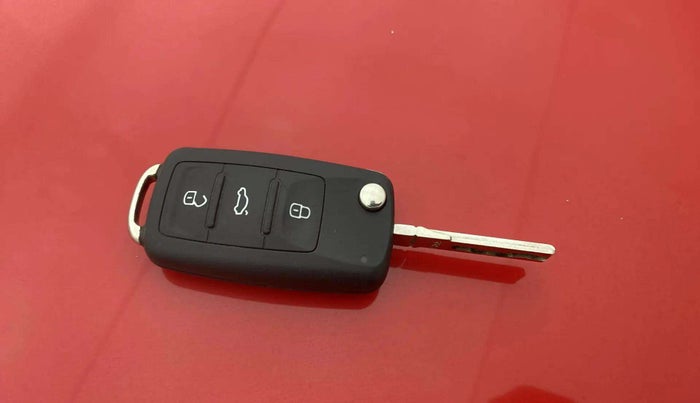 2019 Volkswagen Polo HIGHLINE PLUS 1.0 16 ALLOY, Petrol, Manual, 51,828 km, Key Close Up