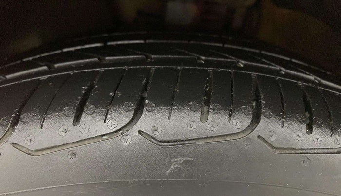 2019 Volkswagen Polo HIGHLINE PLUS 1.0 16 ALLOY, Petrol, Manual, 51,828 km, Left Front Tyre Tread