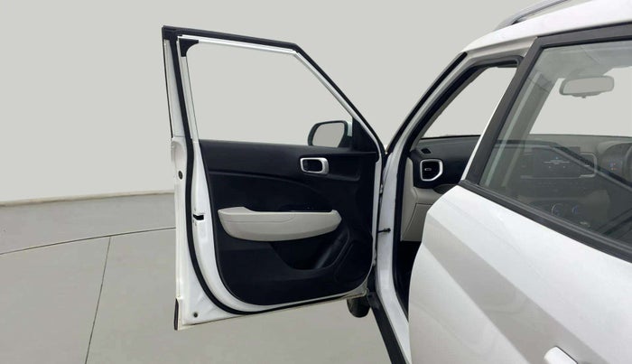 2023 Hyundai VENUE SX 1.2 PETROL, Petrol, Manual, 35,151 km, LHS Front Door
