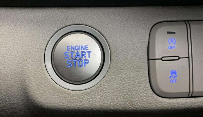 2023 Hyundai VENUE SX 1.2 PETROL, Petrol, Manual, 35,151 km, Keyless Start/ Stop Button