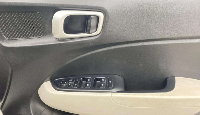 2023 Hyundai VENUE SX 1.2 PETROL, Petrol, Manual, 35,151 km, Driver Side Door Panels Control
