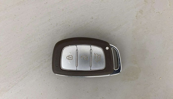 2023 Hyundai VENUE SX 1.2 PETROL, Petrol, Manual, 35,151 km, Key Close Up