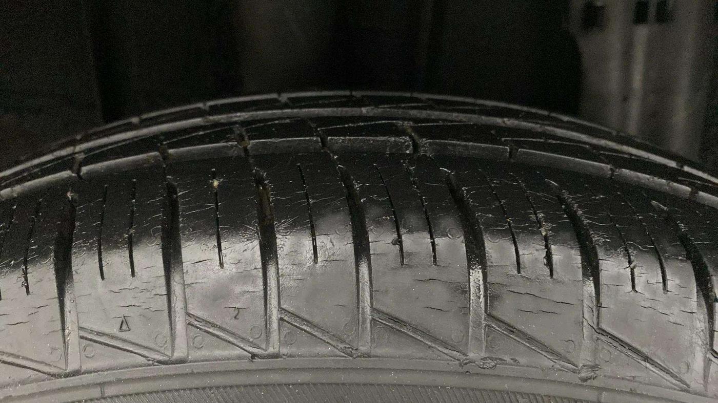 2019 Renault TRIBER RXZ, Petrol, Manual, 13,672 km, Right Rear Tyre Tread