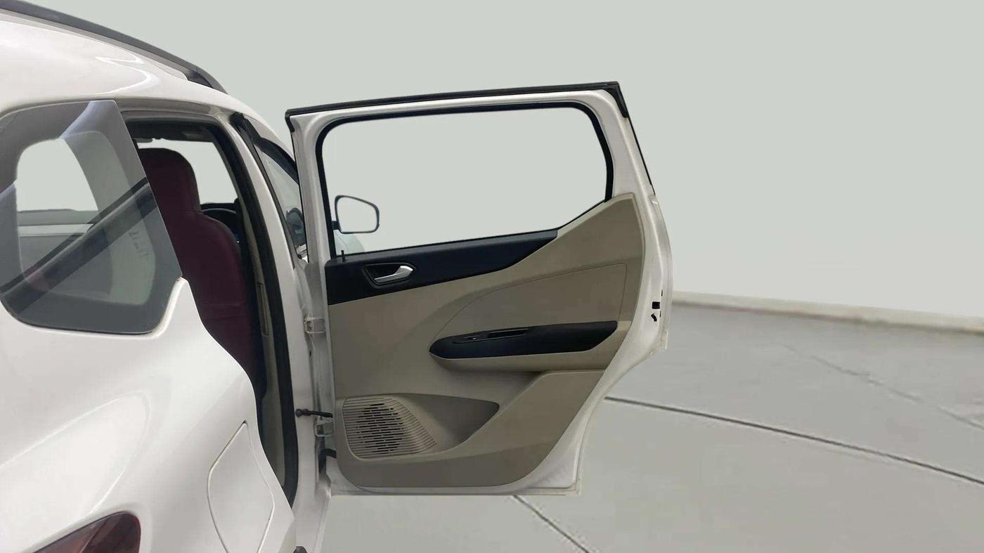 2019 Renault TRIBER RXZ, Petrol, Manual, 13,672 km, RHS Rear Door