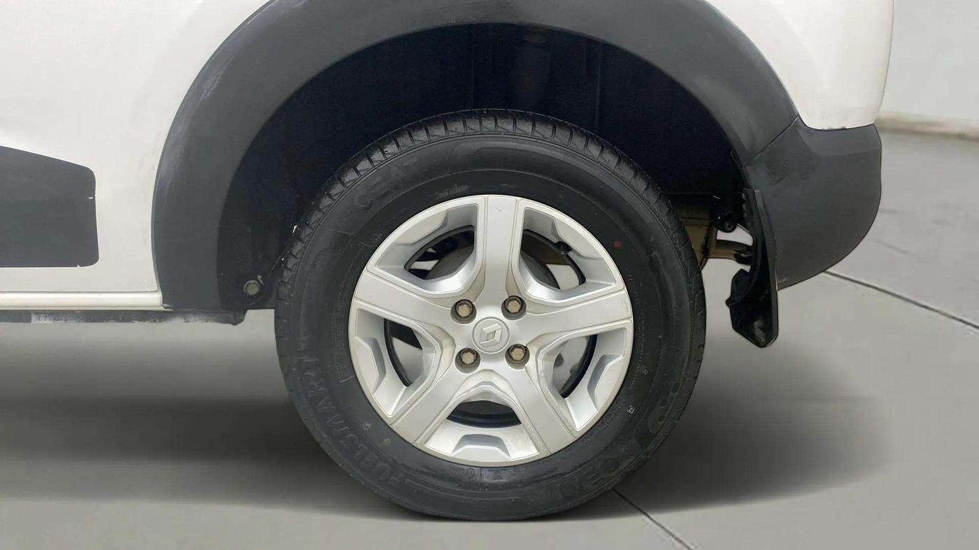 2019 Renault TRIBER RXZ, Petrol, Manual, 13,672 km, Left Rear Wheel