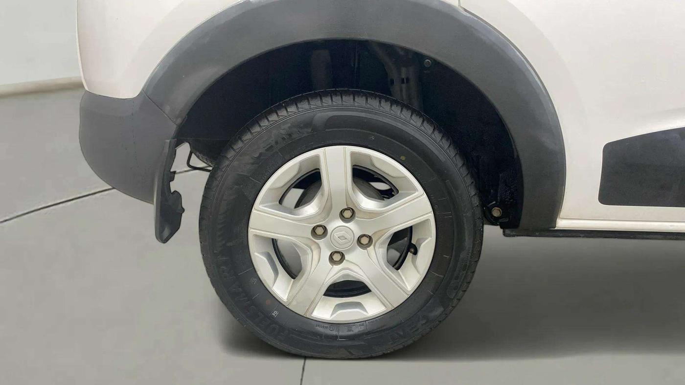 2019 Renault TRIBER RXZ, Petrol, Manual, 13,672 km, Right Rear Wheel