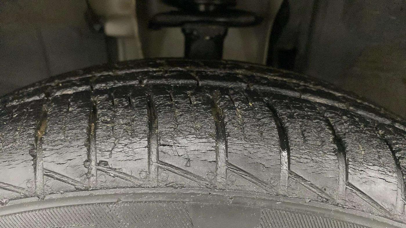 2019 Renault TRIBER RXZ, Petrol, Manual, 13,672 km, Left Front Tyre Tread