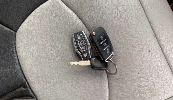2019 Maruti Alto 800 LXI, Petrol, Manual, 36,867 km, Key Close Up