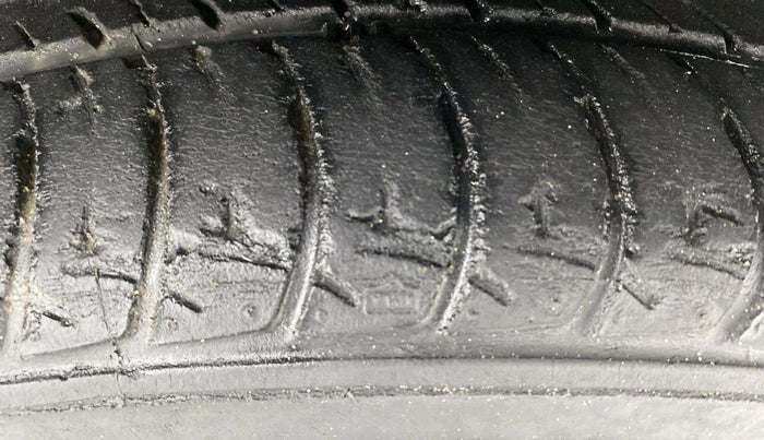 2015 Maruti Celerio ZXI, Petrol, Manual, 68,156 km, Right Front Tyre Tread