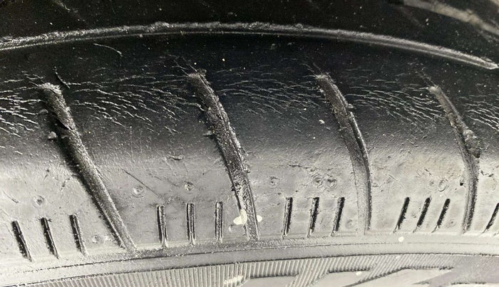 2015 Maruti Celerio ZXI, Petrol, Manual, 68,156 km, Right Rear Tyre Tread