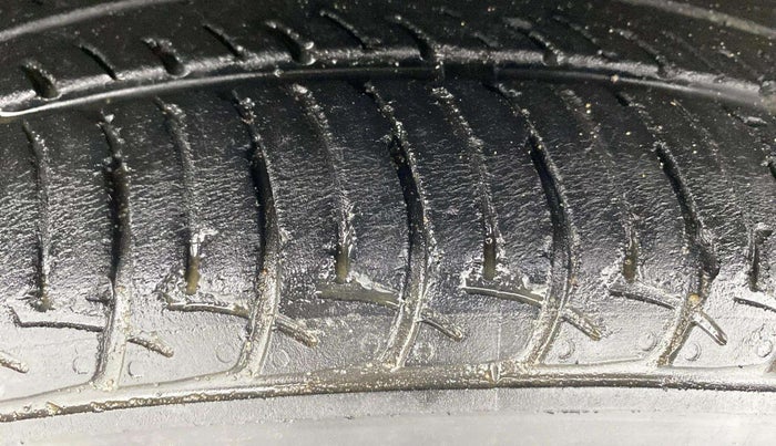 2015 Maruti Celerio ZXI, Petrol, Manual, 68,156 km, Left Front Tyre Tread