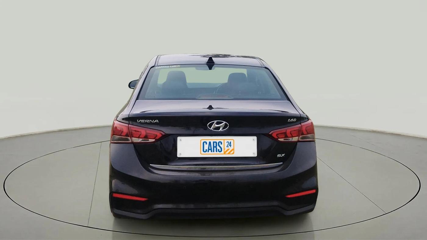 2018 Hyundai Verna 1.6 SX (O) CRDI MT, Diesel, Manual, 1,11,752 km, Back/Rear