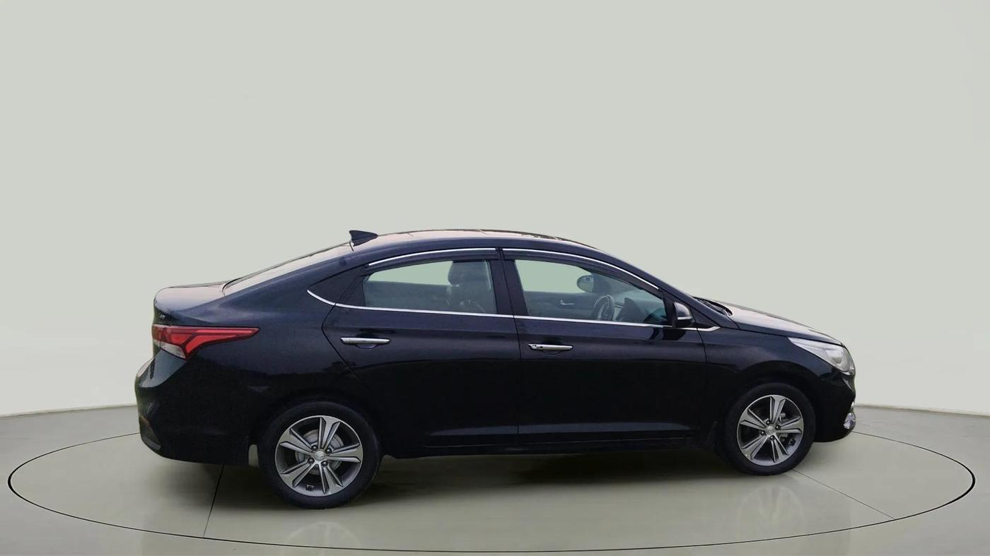 2018 Hyundai Verna 1.6 SX (O) CRDI MT, Diesel, Manual, 1,11,752 km, Right Side View