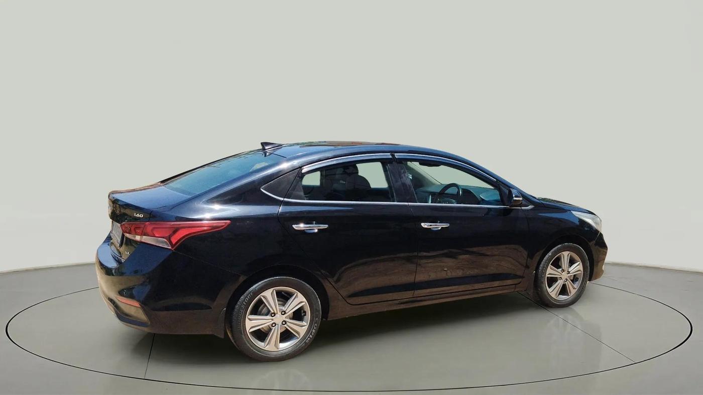 2018 Hyundai Verna 1.6 SX (O) CRDI MT, Diesel, Manual, 1,11,752 km, Right Back Diagonal