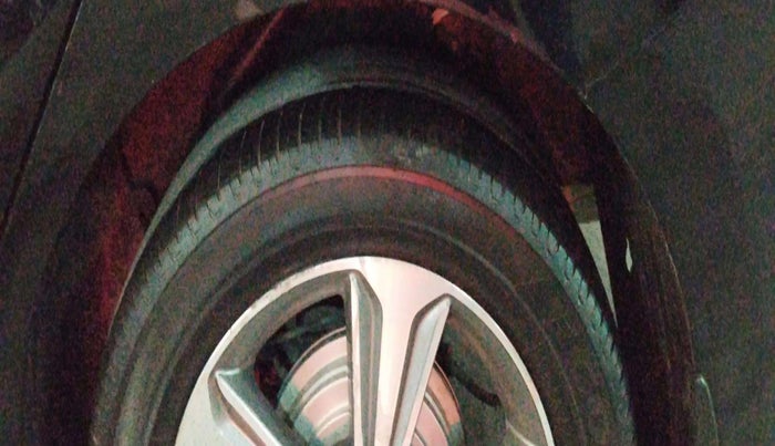 2018 Hyundai Verna 1.6 SX (O) CRDI MT, Diesel, Manual, 1,11,752 km, Left Rear Tyre Tread