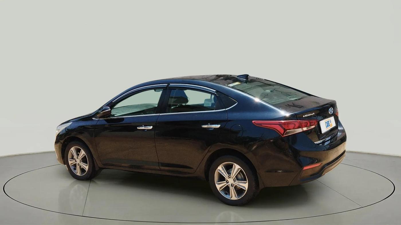 2018 Hyundai Verna 1.6 SX (O) CRDI MT, Diesel, Manual, 1,11,752 km, Left Back Diagonal