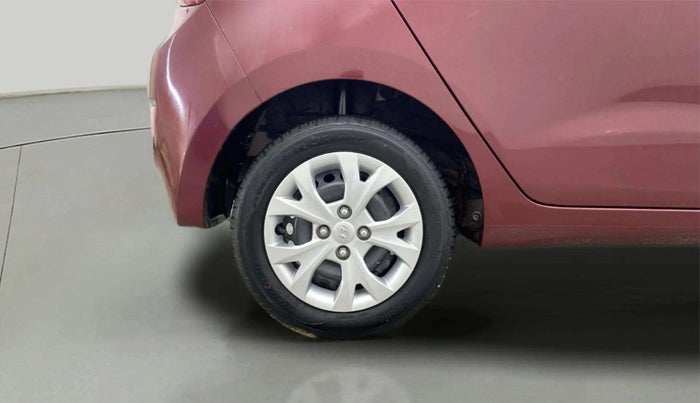 2016 Hyundai Grand i10 MAGNA AT 1.2 KAPPA VTVT, Petrol, Automatic, 14,250 km, Right Rear Wheel