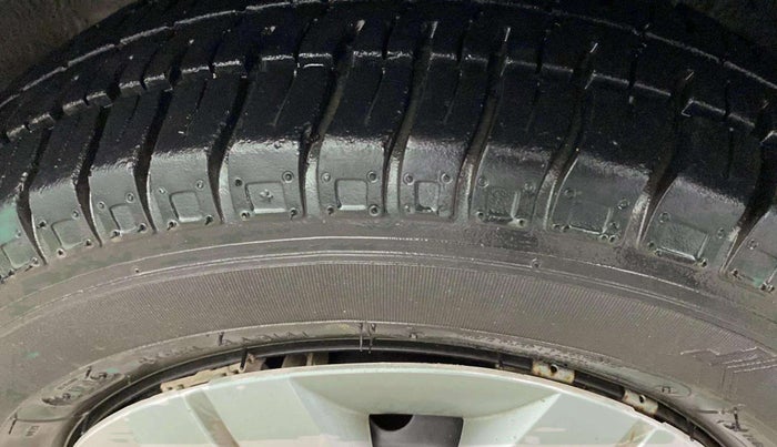2014 Maruti Alto 800 LXI, Petrol, Manual, 43,156 km, Left Rear Tyre Tread