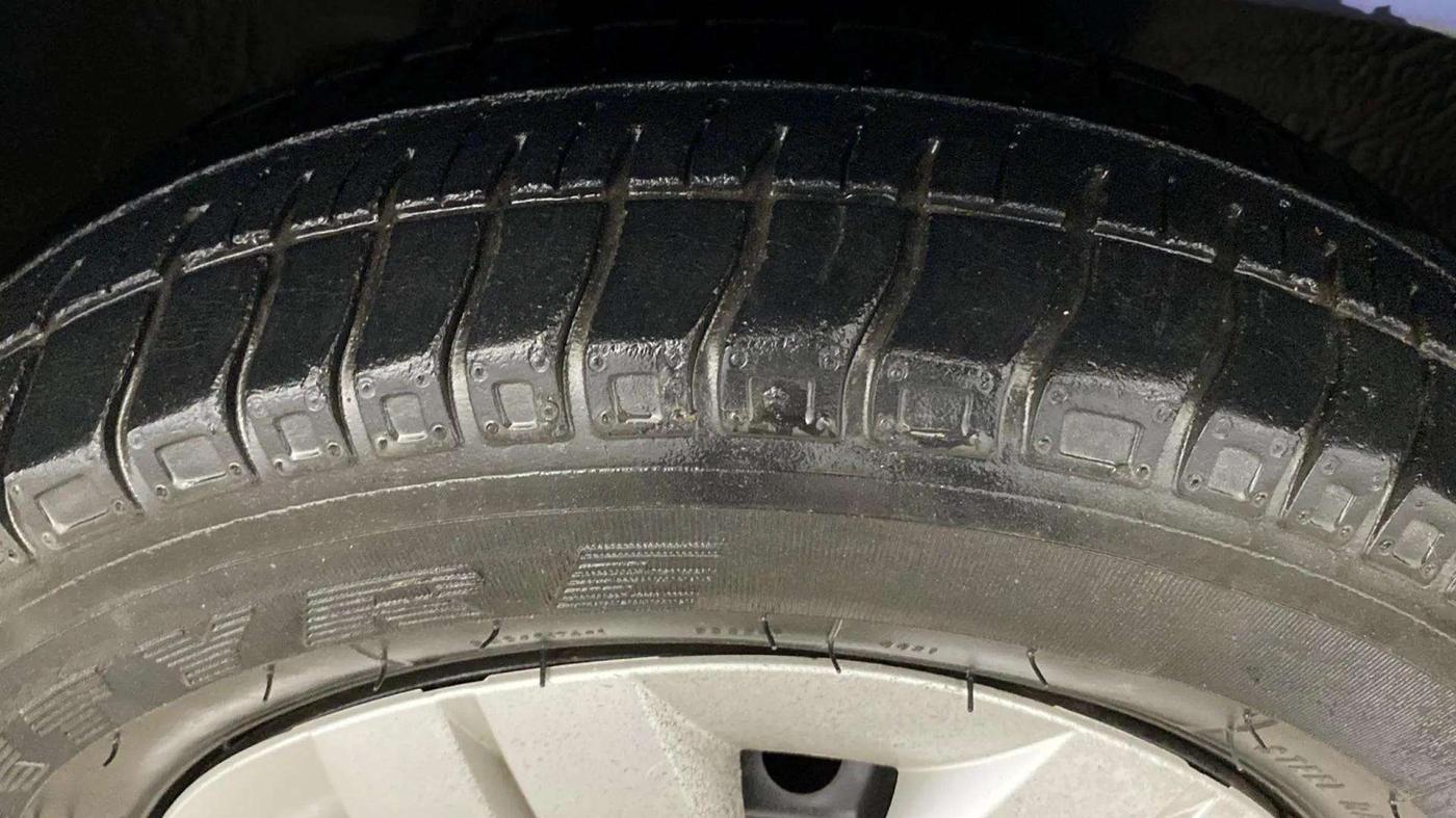2014 Maruti Alto 800 LXI, Petrol, Manual, 43,156 km, Right Front Tyre Tread