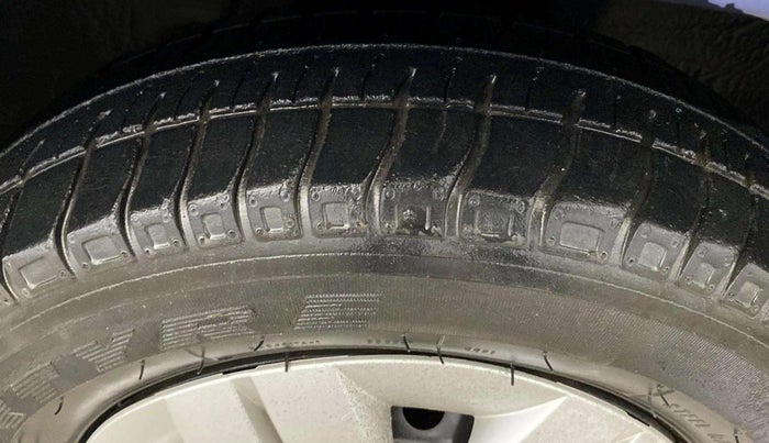 2014 Maruti Alto 800 LXI, Petrol, Manual, 43,156 km, Right Front Tyre Tread