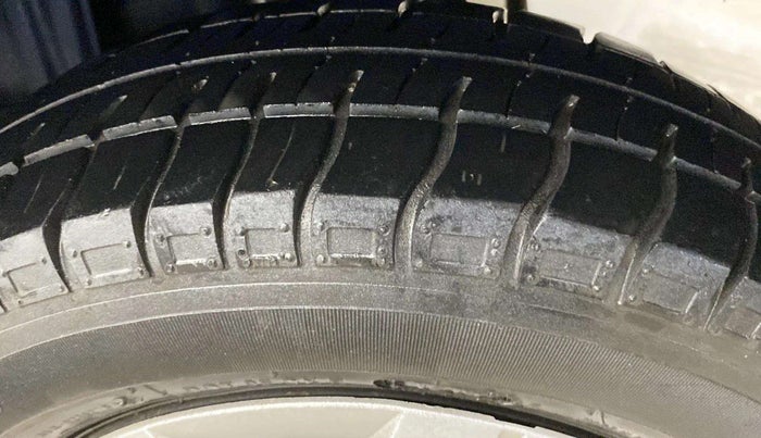 2014 Maruti Alto 800 LXI, Petrol, Manual, 43,156 km, Right Rear Tyre Tread