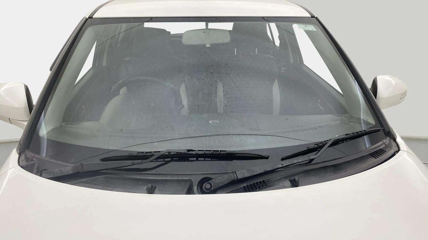 2017 Maruti Swift VXI, Petrol, Manual, 76,972 km, Front Windshield