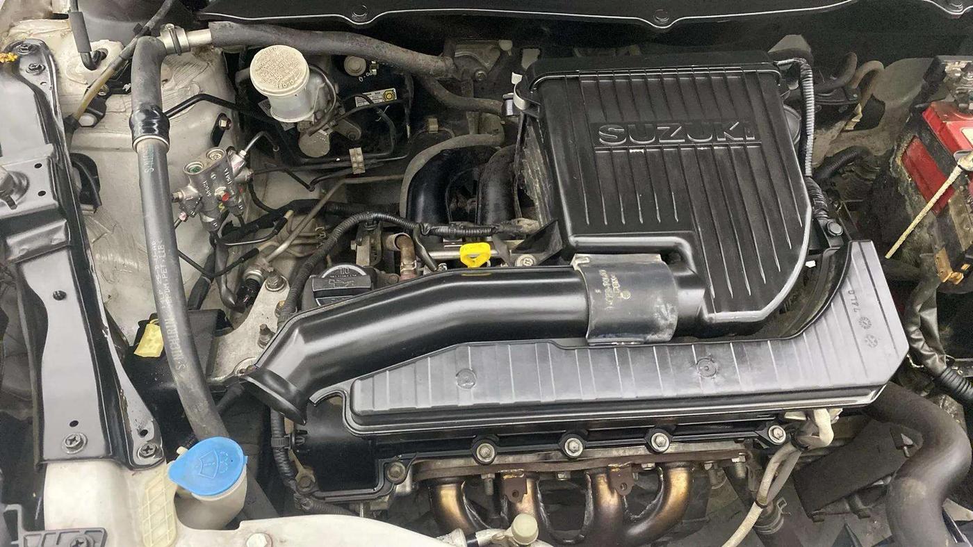 2017 Maruti Swift VXI, Petrol, Manual, 76,972 km, Engine View - Right