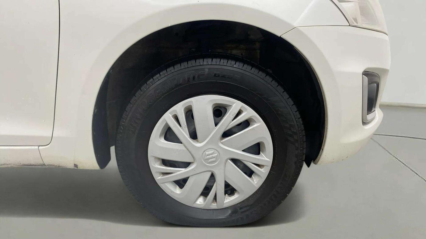 2017 Maruti Swift VXI, Petrol, Manual, 76,972 km, Right Front Wheel