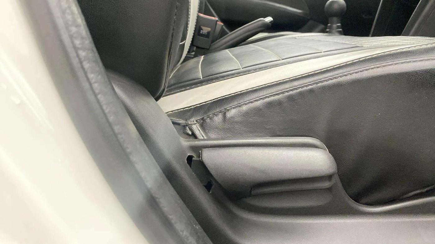 2017 Maruti Swift VXI, Petrol, Manual, 76,972 km, Driver Side Adjustment Panel