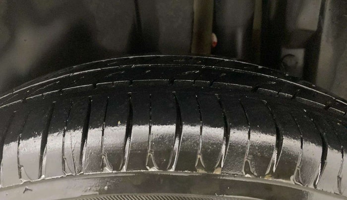 2017 Maruti Swift VXI, Petrol, Manual, 76,972 km, Left Rear Tyre Tread