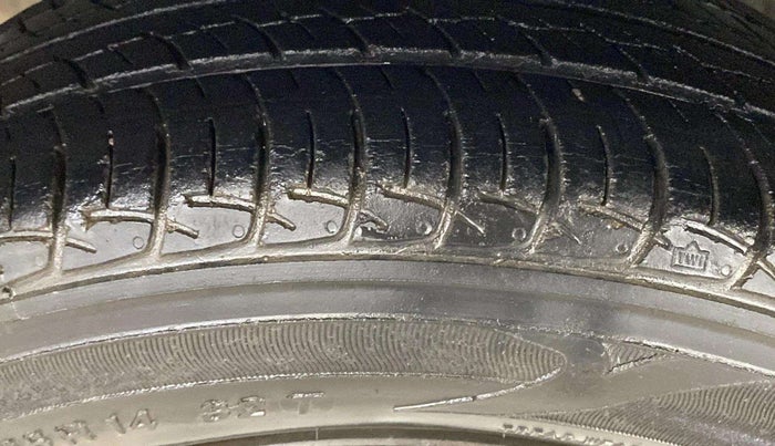 2013 Honda Brio S MT, Petrol, Manual, 34,218 km, Left Front Tyre Tread