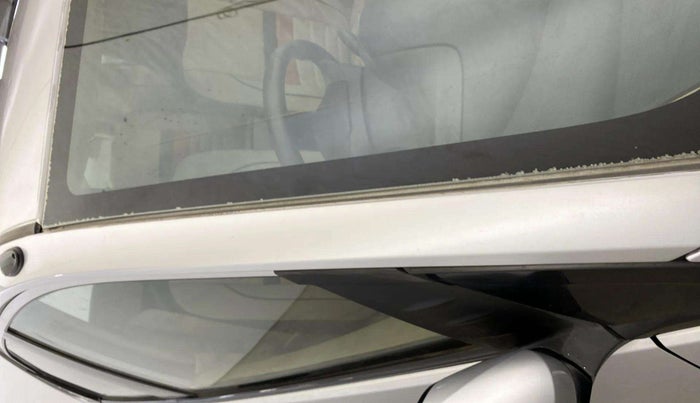 2013 Honda Brio S MT, Petrol, Manual, 34,218 km, Right A pillar - Paint is slightly faded