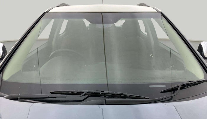 2023 Mahindra XUV300 W8 (O) 1.5 DIESEL AMT DUAL TONE, Diesel, Automatic, 47,979 km, Front Windshield