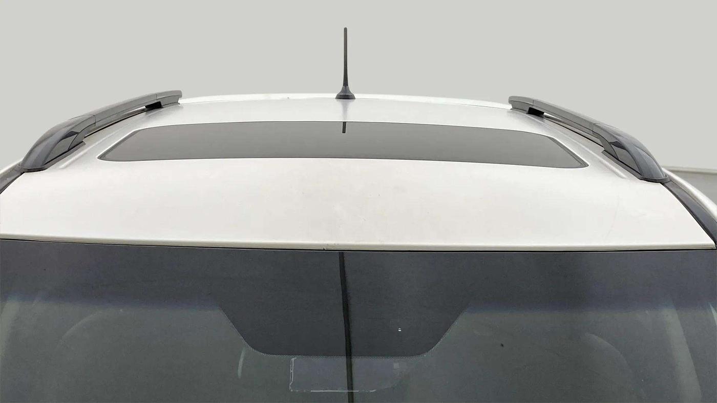 2023 Mahindra XUV300 W8 (O) 1.5 DIESEL AMT DUAL TONE, Diesel, Automatic, 48,093 km, Moonroof/ Sunroof