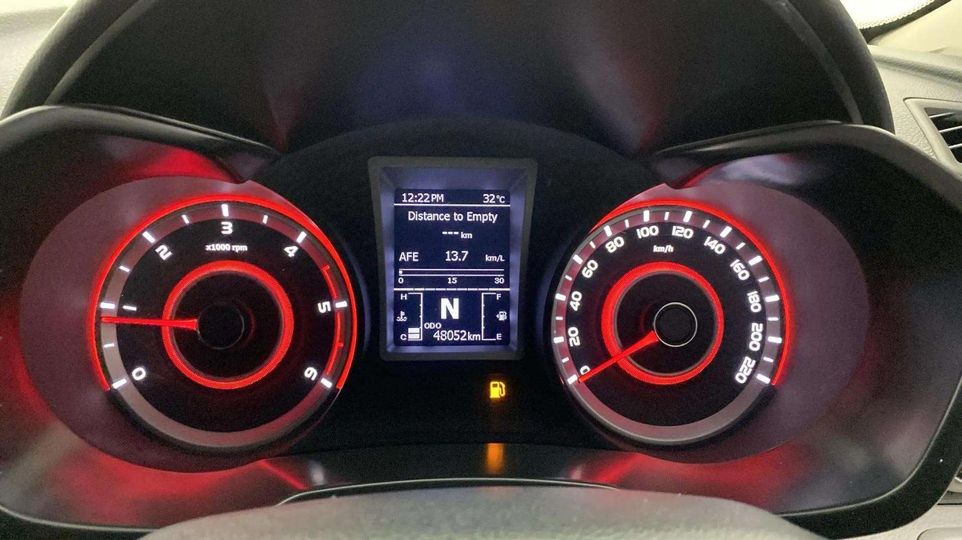 2023 Mahindra XUV300 W8 (O) 1.5 DIESEL AMT DUAL TONE, Diesel, Automatic, 48,093 km, Odometer Image
